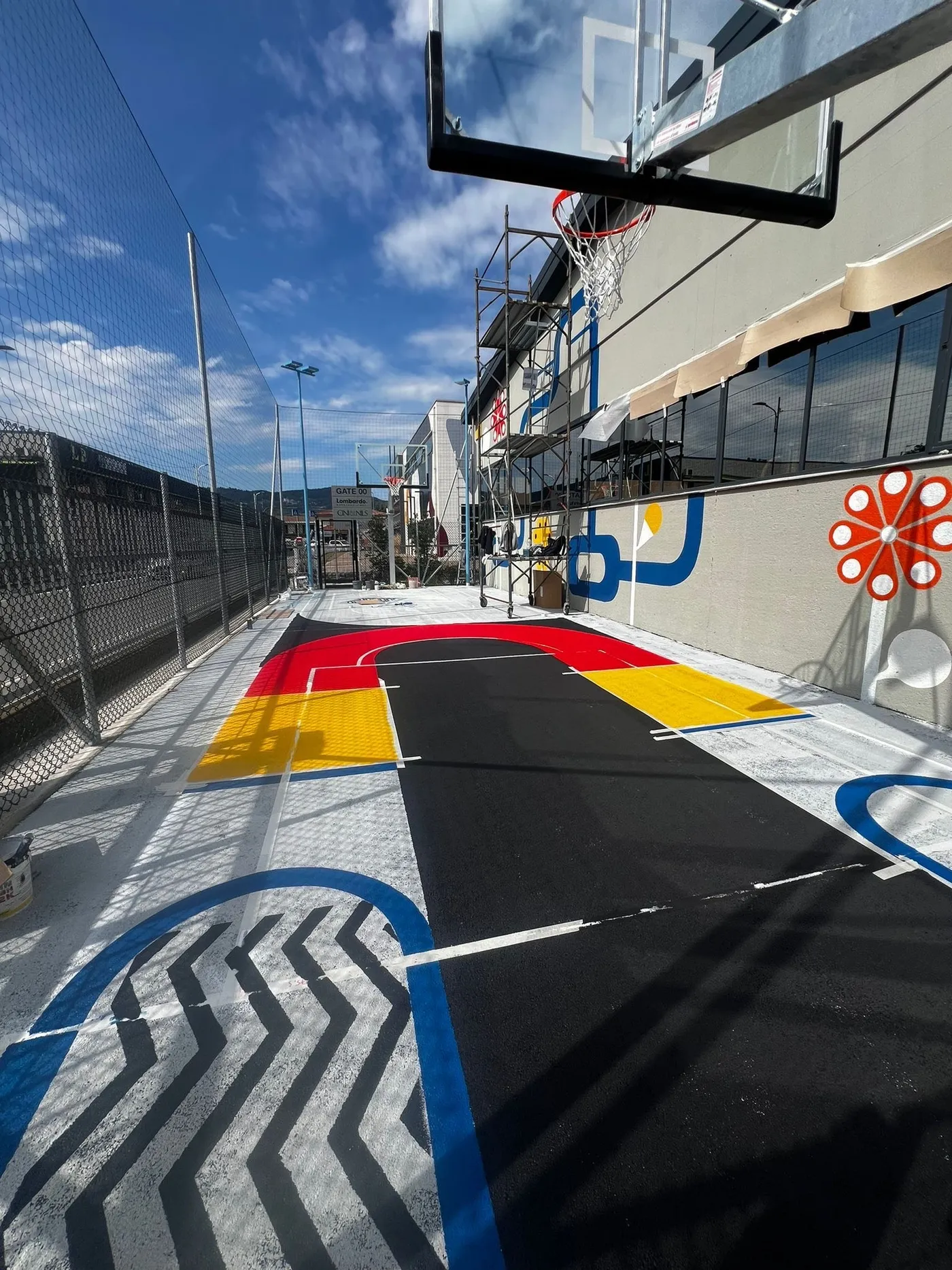 Un campo da basket per dimostrare la luce: il playground Lombardo — 1