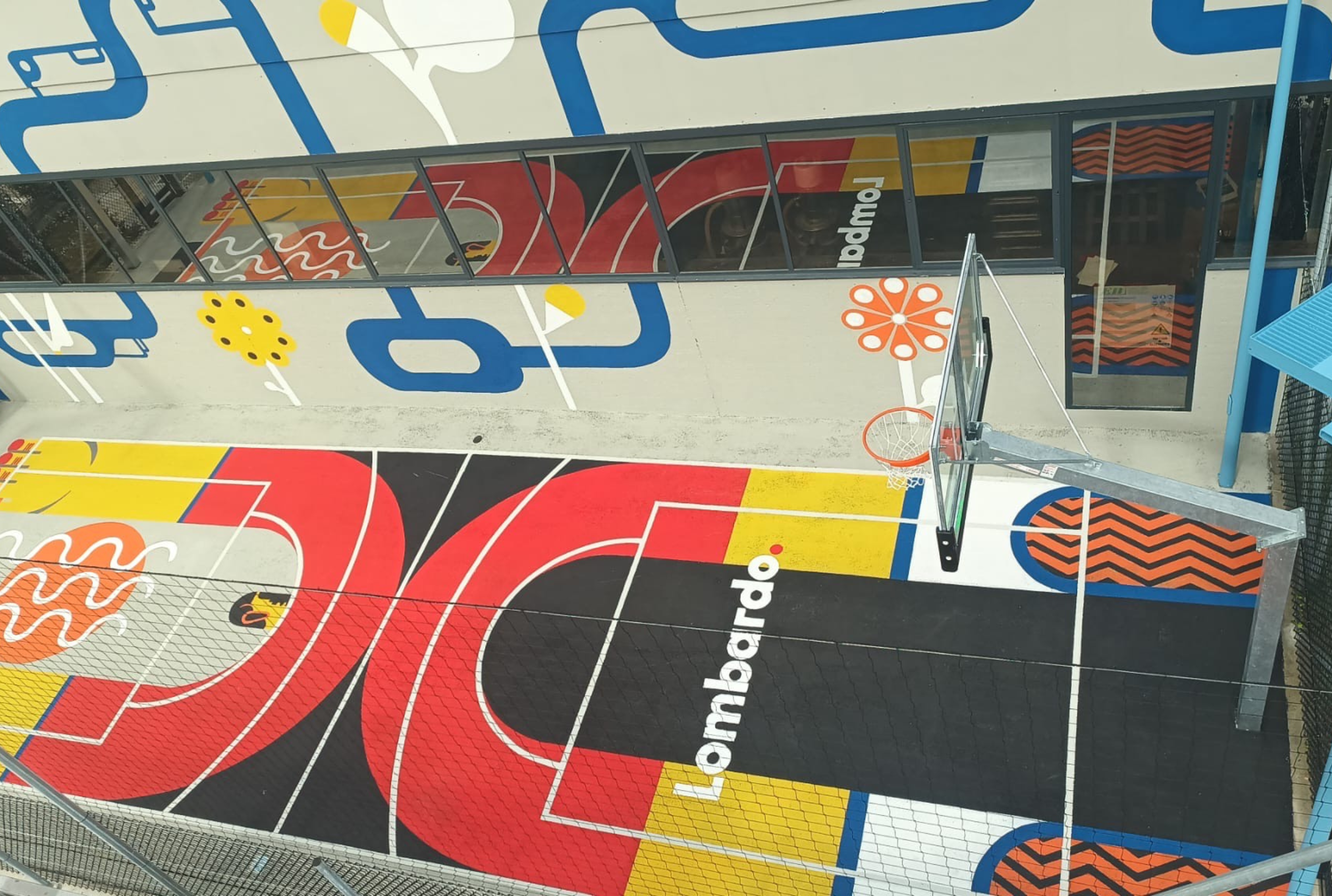 Un campo da basket per dimostrare la luce: il playground Lombardo
